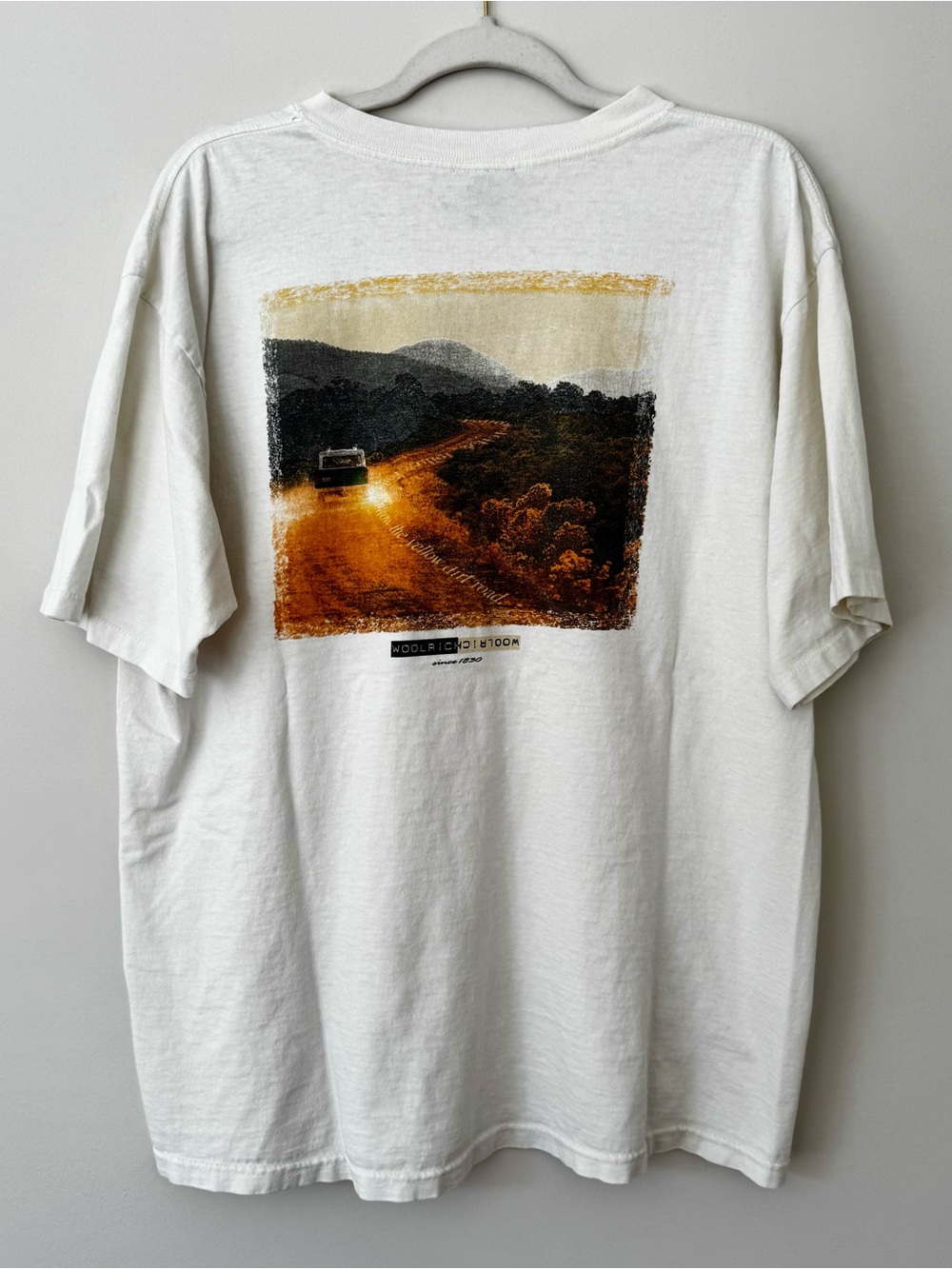 Vintage 1990s Woolrich 100% Cotton Country Roads T Shirt, White – Size Large